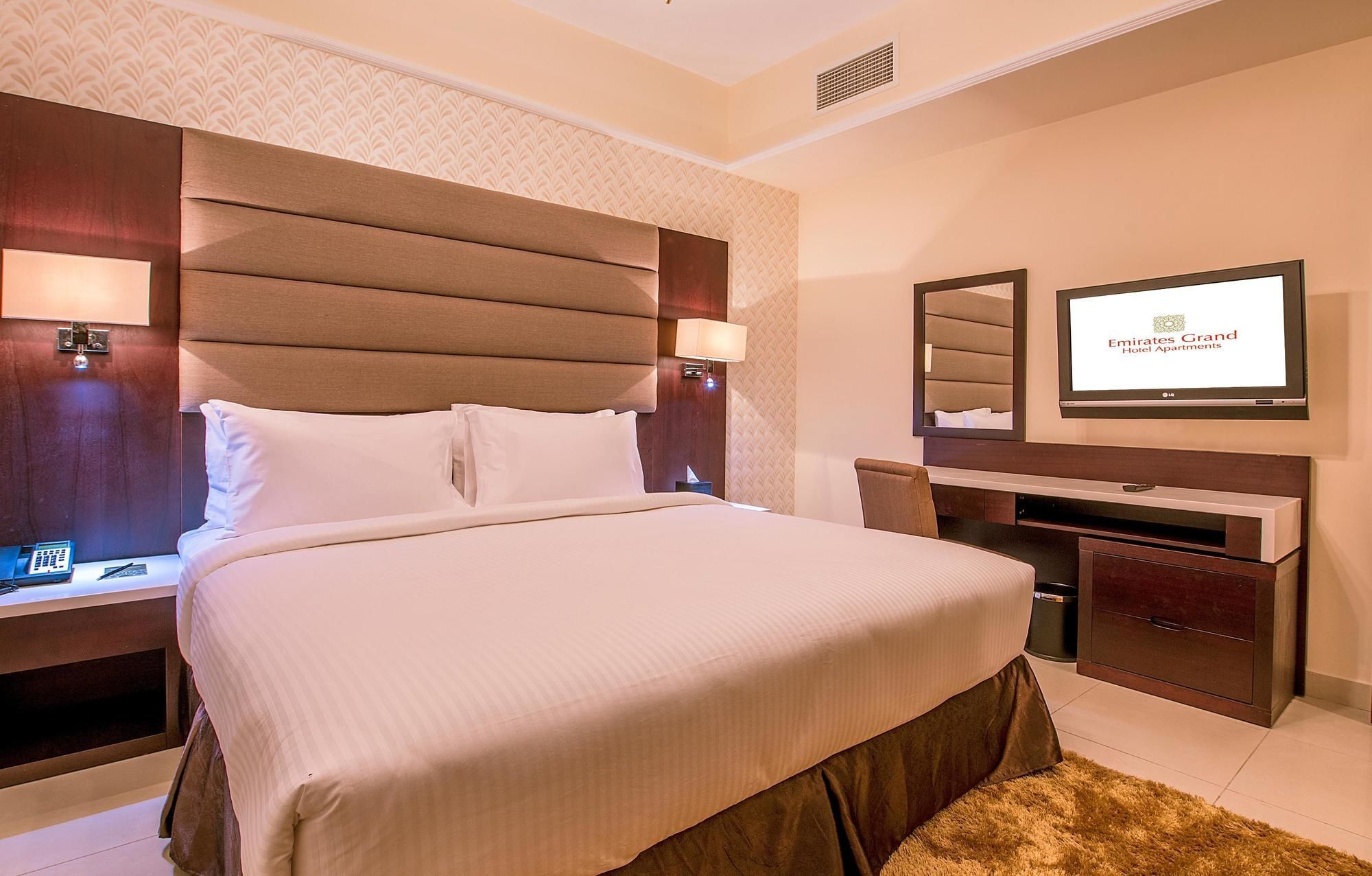 Emirates Grand Hotel Dubaï Extérieur photo